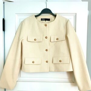 Zara cream tweed boxy jacket w gold buttons - L - exc. condition worn once